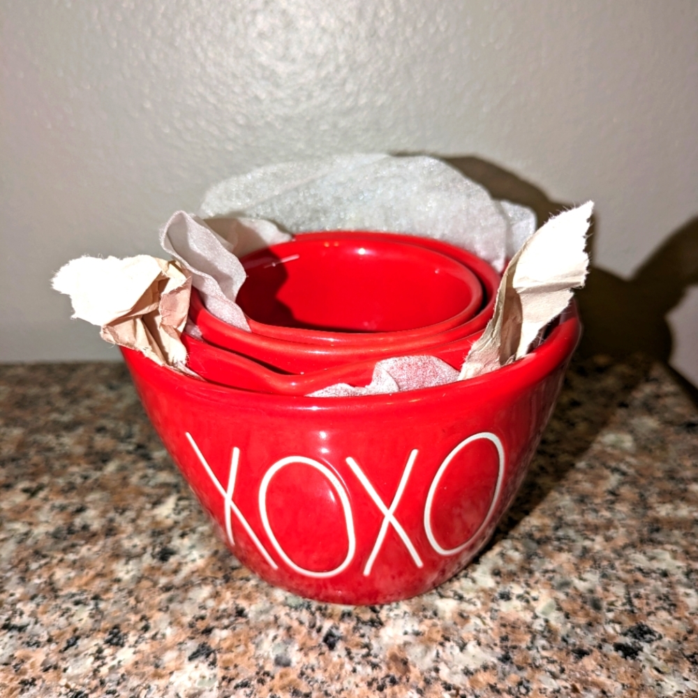 Rae Dunn red xoxo measuring cups. Round not heart shaped. Vintage/cottage decor